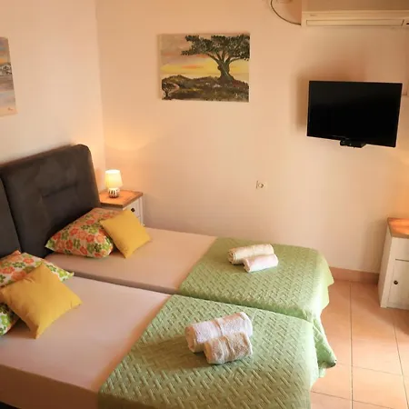 Apartmani Sarlija Pakostane Exterior photo
