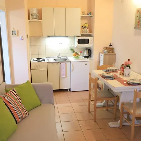 Apartmani Sarlija Pakostane Exterior photo